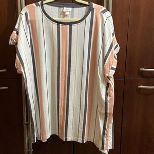 LulaRoe Leah shirt